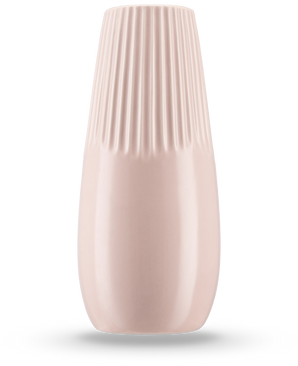 Le Vase Dew 25 cm rose est un vase en céramique rose clair avec une finition brillante, des nervures verticales sur la moitié supérieure et un fond lisse - parfait pour contenir des fleurs en soie.