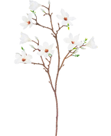 La Branche Artificielle Magnolia à petites fleurs blanche de 89 cm possède une seule branche brune à plusieurs ramifications, avec de multiples fleurs blanches ouvertes au cœur rose clair et de petites feuilles vertes, sur un fond uni blanc.