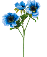La fleur artificielle Anémone double 56 cm bleue a une seule tige verte avec trois fleurs d'anémone bleues et plusieurs feuilles vertes, représentées sur un fond blanc uni.