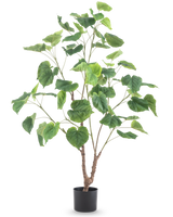 La plante artificielle Ficus 120 cm est une grande plante artificielle avec plusieurs branches fines et de grandes feuilles vertes en forme de cœur, dans un simple pot noir sur fond blanc.