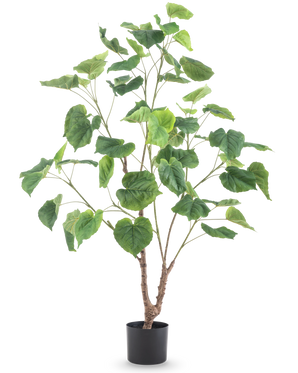 La plante artificielle Ficus 120 cm est une grande plante artificielle avec plusieurs branches fines et de grandes feuilles vertes en forme de cœur, dans un simple pot noir sur fond blanc.