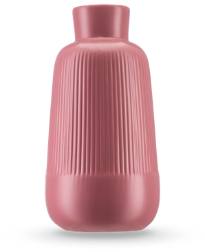 Le Vase Notes 25 cm vieux rose a une finition en céramique mate, un corps large, un col étroit et des nervures verticales au sommet. La base ronde lisse et le design minimaliste le rendent idéal pour présenter des fleurs en soie.