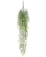 La Plante Artificielle Suspendue Bambou 90 cm est un arbuste artificiel en bambou suspendu doté de nombreuses petites feuilles sur de fines branches, sur un fond uni blanc.