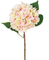 De Kunstbloem Hortensia Real Touch Roze 58 cm is een enkele kunsthortensiastengel met zachtroze bloemblaadjes en twee grote groene bladeren, perfect voor decoratie en gepresenteerd tegen een witte achtergrond.