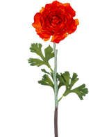 La fleur artificielle Ranunculus 51 cm orange foncé a une fleur de renoncule artificielle orange foncé vibrante avec des pétales superposés et des feuilles vertes lobées sur une longue tige, sur un fond blanc uni.