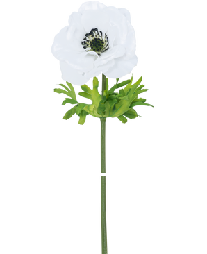 La Fleur Artificielle Anémone Real Touch Blanc 52 cm possède une seule fleur blanche aux pétales délicats, un cœur sombre et des feuilles vertes sur une longue tige droite, sur un fond blanc uni.