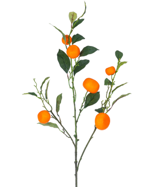 Une branche artificielle de mandarine Branche orange de 104 cm avec des feuilles vertes et des fruits orange vif ressemblant à des mandarines, sur un fond blanc uni.