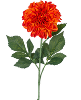 Een enkele Kunstbloem Dahlia Real Touch Oranje, 72 cm hoog, heeft levendige oranje en rode gelaagde bloemblaadjes met groene bladeren tegen een effen witte achtergrond.
