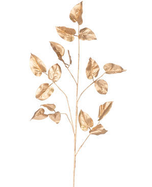 L'Art Branch Salal 95 cm doré possède une seule branche peinte en or avec plusieurs feuilles sur un fond blanc uni.