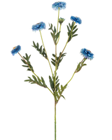 La Fleur Artificielle Pompon Chrysanthème 69 cm bleu a une seule tige verte avec plusieurs branches, six fleurs artificielles bleues avec des coeurs jaunes et des feuilles vertes étroites, le tout sur un fond blanc.