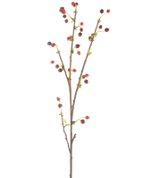 La Fleur Artificielle Rose Musquée 112 cm rouge possède une seule branche marron avec de petites baies rouges et violet foncé et quelques feuilles vert clair, sur un fond uni blanc.