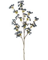 La Fleur Artificielle Baies 104 cm bleu foncé est une simple branche fine avec des feuilles vertes et des grappes de petites baies rondes bleu foncé, disposées sur un fond blanc uni.
