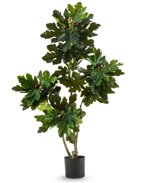 De Kunstplant Ficus Carica Vijgenboom 150 cm is een kunstvijgenboom in pot met meerdere takken, grote groene bladeren en kleine donkerpaarse nepvijgen in een eenvoudige zwarte pot tegen een effen witte achtergrond.
