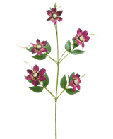 La Fleur Artificielle Celematis 78 cm violet a une seule tige verte avec cinq fleurs violettes épanouies, chacune avec des pétales pointus et un cœur jaune, entourées de feuilles vertes et de vrilles enroulées, isolées sur un fond blanc.