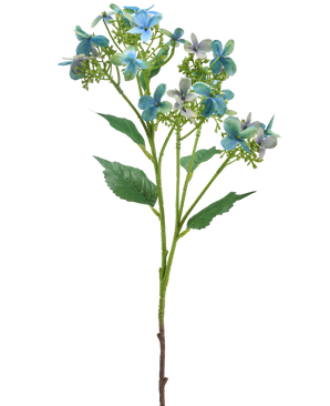 La fleur artificielle Hortensia sauvage 62 cm bleu/vert a une seule tige artificielle avec des bouquets de fleurs bleues et vertes et quelques feuilles vertes, représentées sur un fond blanc.