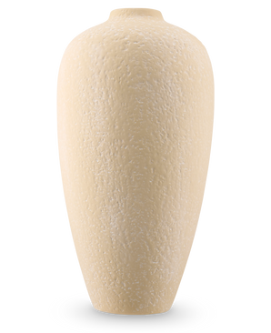 Un vase Calm Bloom grand et structuré en blanc cassé, mesurant 42 cm de haut et avec une ouverture étroite en haut, représenté sur un fond blanc uni.