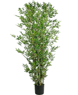 De Kunstplant Bamboe Deluxe 180 cm is een hoge kunstbamboeplant met meerdere slanke groene bladeren en dunne stengels, gepresenteerd in een pot tegen een effen witte achtergrond.
