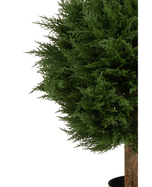 Gros plan de la Plante Artificielle Conifère Deluxe UV 80 cm, une plante artificielle à feuilles persistantes en pot avec des feuilles denses vert foncé et un tronc marron, sur fond blanc.