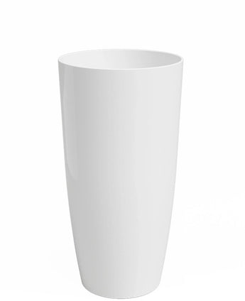 Le Planter Santorini est un grand vase cylindrique blanc (Ø27 cm x H40 cm) avec une finition lisse et brillante. Le vase se tient debout sur un fond blanc uni.