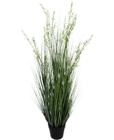 Le gazon artificiel millet-oignon bonsaï 120 cm ignifuge présente des brins verts hauts et élancés et de petites fleurs blanches dans un simple pot noir, sur un fond blanc uni.