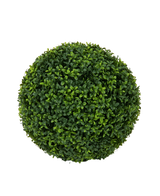 Vue de dessus de la Plante Artificielle Buxus style romain UV D40cm, un arbuste artificiel sphérique soigneusement taillé avec des feuilles vertes denses sur un fond blanc uni.