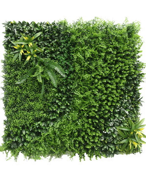 La haie artificielle Crush 100x100 cm UV est un jardin vertical luxuriant avec des plantes denses et feuillues et des fougères de différentes textures et tons verts, disposées en carré sur un fond blanc.
