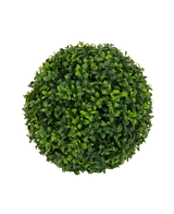 Vue de dessus de la Plante Artificielle Buis Style Romain UV D30cm, une boule de buis artificiel ronde et dense aux feuilles vertes, sur un fond blanc uni.