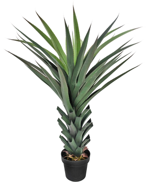 La plante artificielle Agave Pandora UV 120 cm possède de longues feuilles vertes pointues qui s'étendent à partir d'une tige épaisse et stratifiée, sur un fond blanc uni.