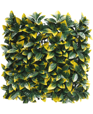 La Haie Artificielle Photonia jaune 50x50 cm UV présente des panneaux carrés et denses de feuilles artificielles panachées de vert et de jaune pour un aspect luxuriant et vivant. La couche raster est partiellement visible derrière le feuillage pour une installation facile.