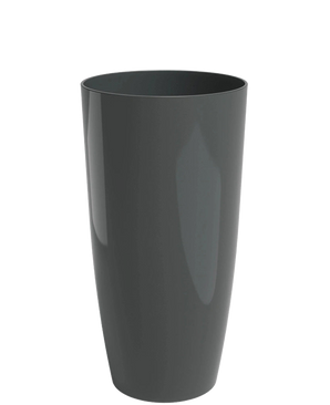 Une grande jardinière Santorini brillante (Ø27 cm x H40 cm) en plastique gris foncé se tient debout sur un fond blanc uni.