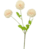 Une fleur artificielle à tige unique Jilly 70 cm rose a trois grandes fleurs de dahlia roses rondes et plusieurs feuilles vertes, sur un fond blanc uni.