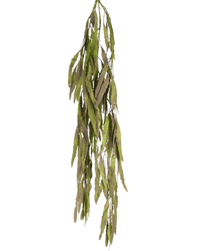 La plante artificielle suspendue Aloe Vera 102 cm possède des feuilles vertes longues et étroites aux bords dentelés qui retombent sur un fond blanc uni.