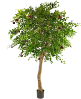 Le Pommier Artificiel 240 cm est un grand arbre en pot avec un tronc épais, des feuilles vertes denses et plusieurs pommes rouges sur les branches sur un fond blanc uni.