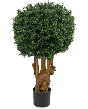 La boule de buis artificiel en bois de style romain UV 90 cm présente une grappe ronde et dense de feuilles vertes sur de multiples tiges brunes dans une jardinière noire, sur un fond blanc.